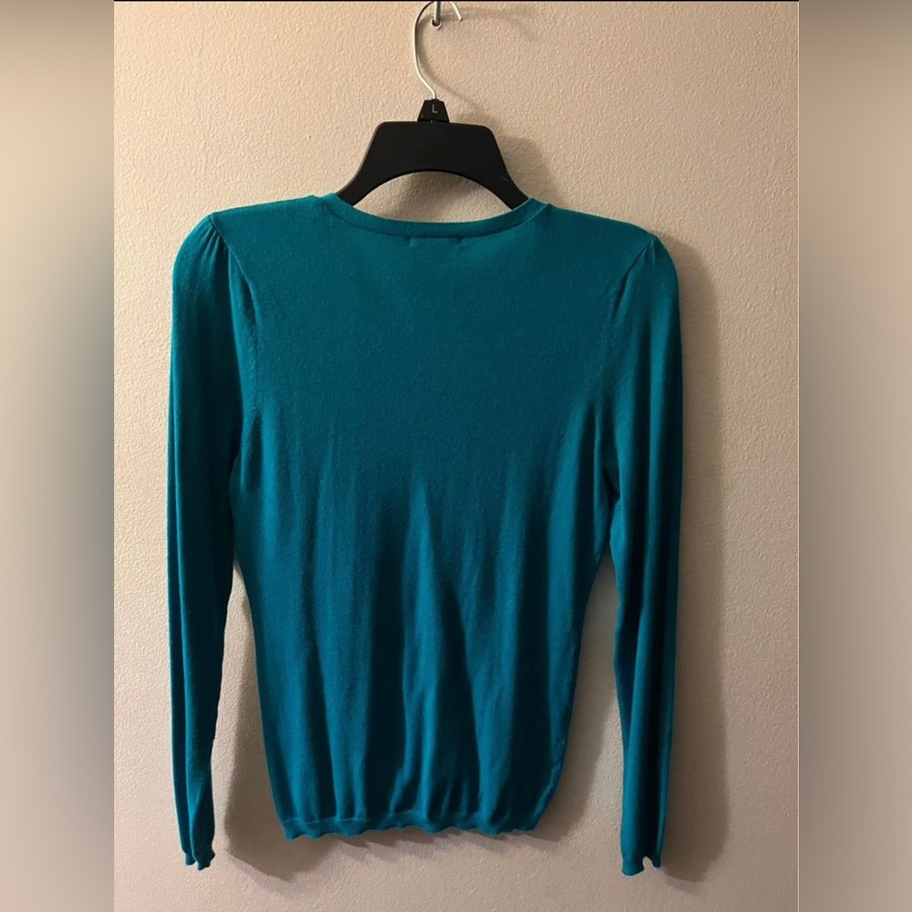 Ladies Sweater - Picture 2 of 4